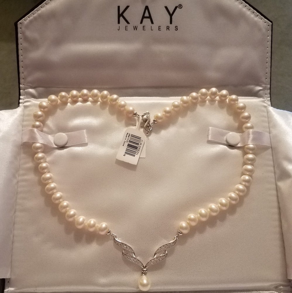 Kay Jewelers pearl and diamond necklace